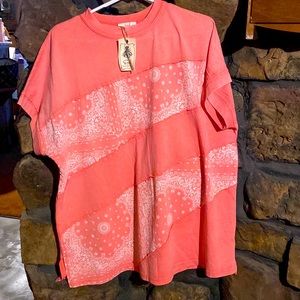 Super Cute Easel shirt… would be perfect paired with leggings.